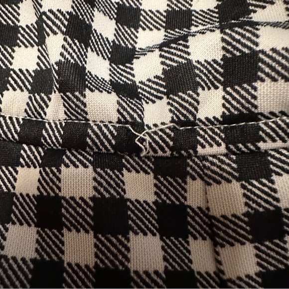 Slate & Willow | Gingham Romper - Picture 10 of 11